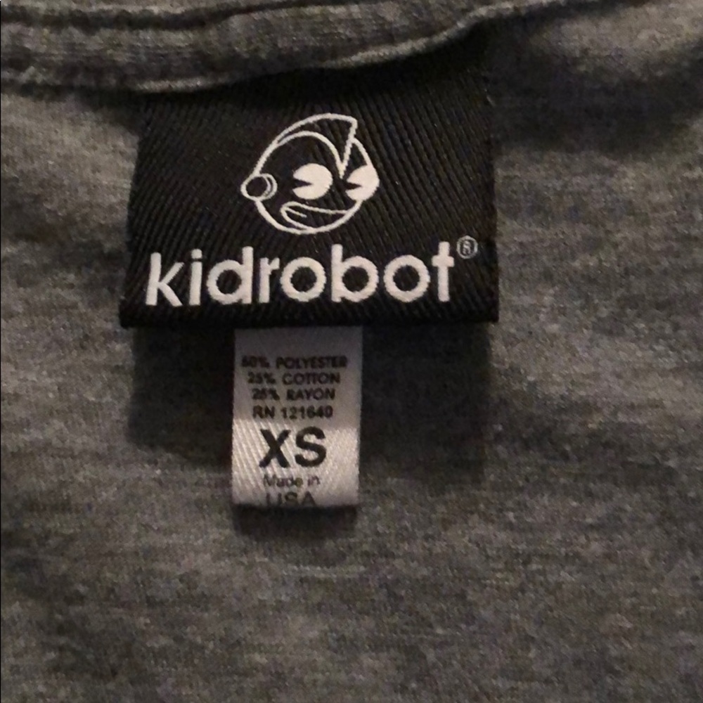 Kidrobot V Neck - Picture 2 of 3
